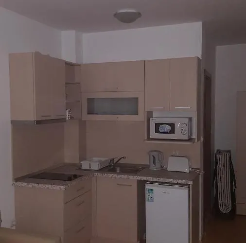 In Sunny Day 6 Complex