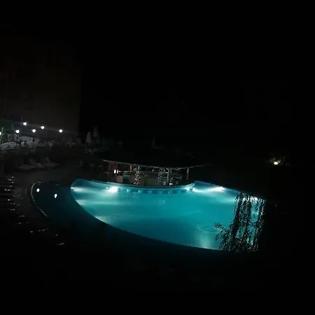 In Sunny Day 6 Complex 호텔 *